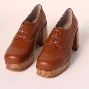 INTENTIONALLY BLANK Albany Platform Oxford Pumps In Tan Leather Size US 7